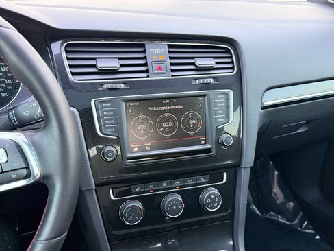 Used 2017 Volkswagen GTI SE FWD image 41