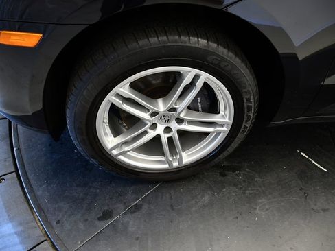 Certified 2023 Porsche Macan AWD/4WD image 14
