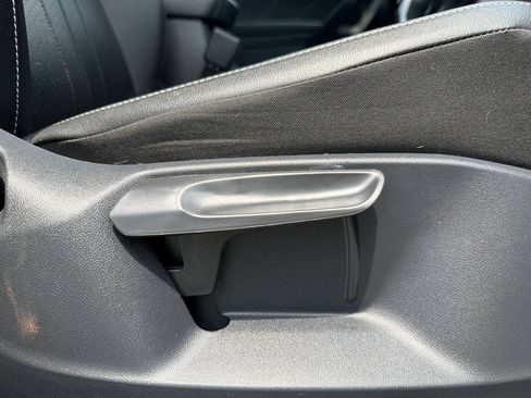 Used 2023 Volkswagen Tiguan SE w/ Panoramic Sunroof Package FWD image 31