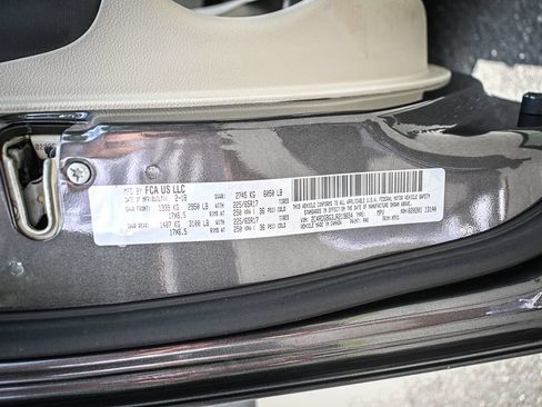 Used 2018 Dodge Grand Caravan SE w/ UConnect Hands-Free Group FWD image 23