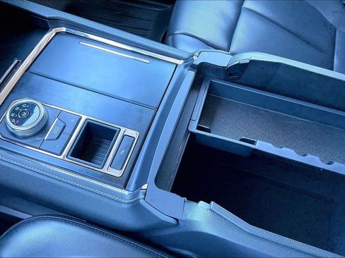 Certified 2022 Ford Expedition XLT RWD image 26