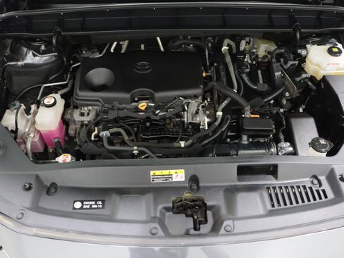 Used 2020 Toyota Highlander XLE image 42