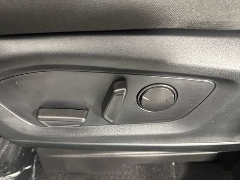 Used 2020 Ford Explorer XLT w/ Comfort Package AWD/4WD image 20