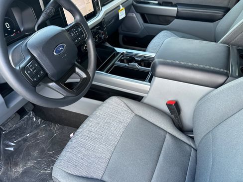 New 2025 Ford F250 XLT w/ Black Appearance Package image 10