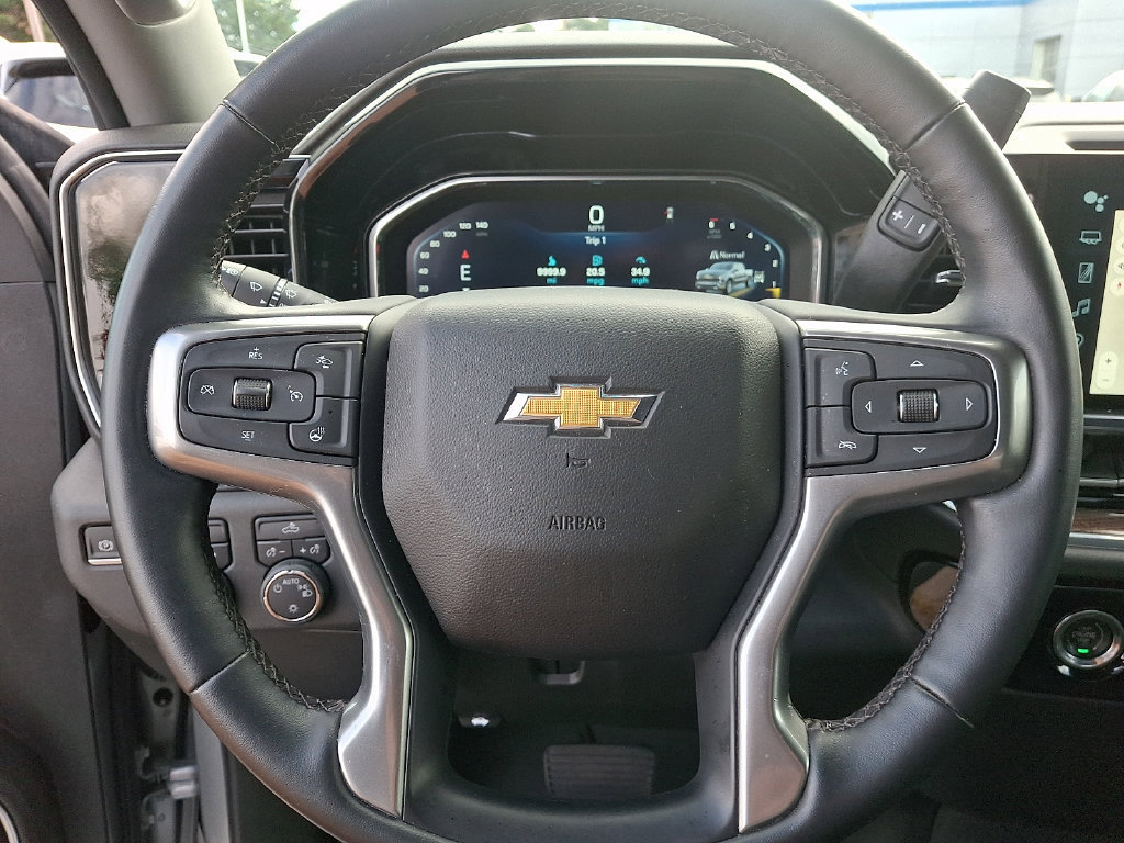 Used 2023 Chevrolet Silverado 1500 LT AWD/4WD image 25