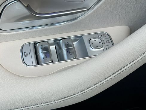 New 2026 Mercedes-Benz GLS 580 4MATIC image 23