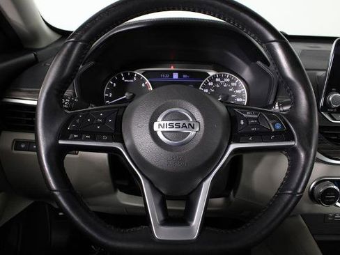 Certified 2020 Nissan Altima 2.0 Platinum FWD image 10