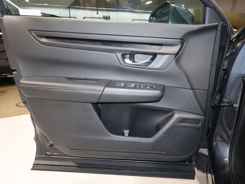 Used 2025 Honda CR-V LX image 21