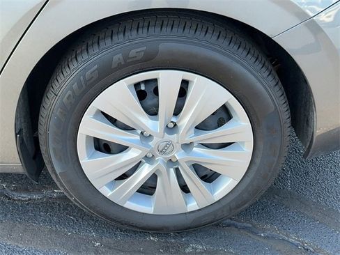 Used 2024 Nissan Sentra S image 9