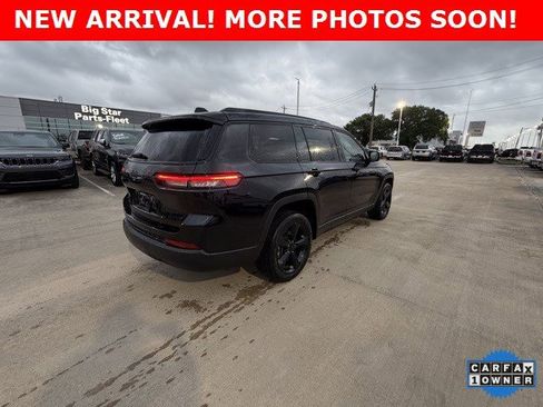 Used 2023 Jeep Grand Cherokee L Limited w/ Black Appearance Package image 5
