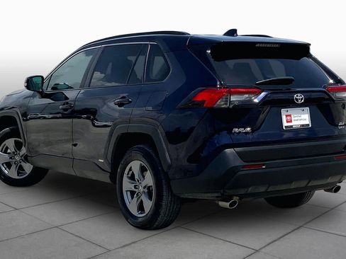 Used 2025 Toyota RAV4 XLE AWD/4WD image 12