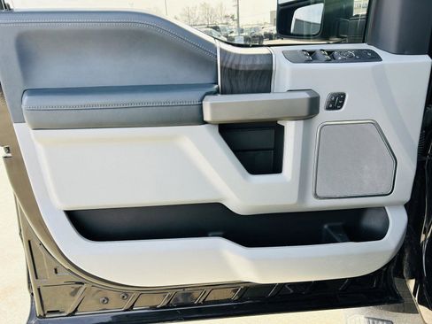 Used 2022 Ford F250 Limited image 19