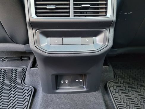 New 2025 Volkswagen Atlas Cross Sport SEL AWD/4WD image 15