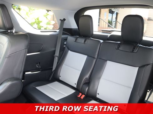 Used 2022 Ford Explorer XLT w/ Equipment Group 202A AWD/4WD image 30