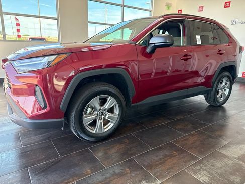 Used 2025 Toyota RAV4 LE AWD/4WD image 4
