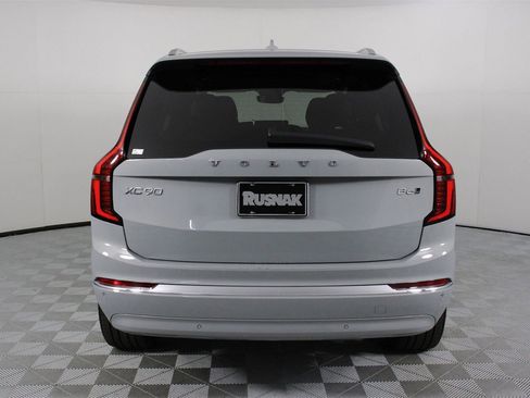 Used 2026 Volvo XC90 B6 Plus image 5