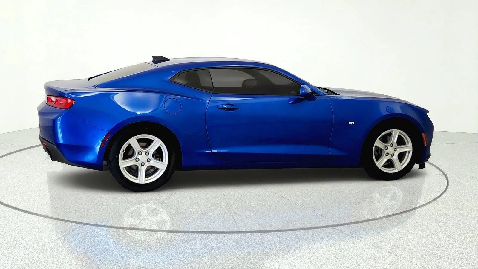 Used 2017 Chevrolet Camaro LT w/ Technology Package RWD image 6