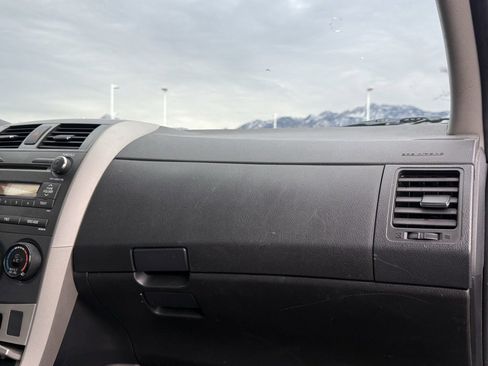 Used 2010 Toyota Corolla S image 25