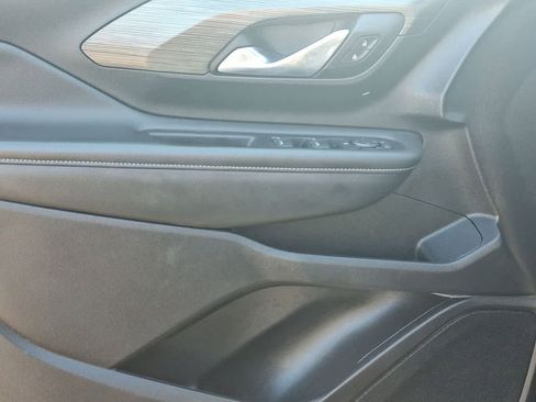 Used 2024 GMC Terrain SLE image 16