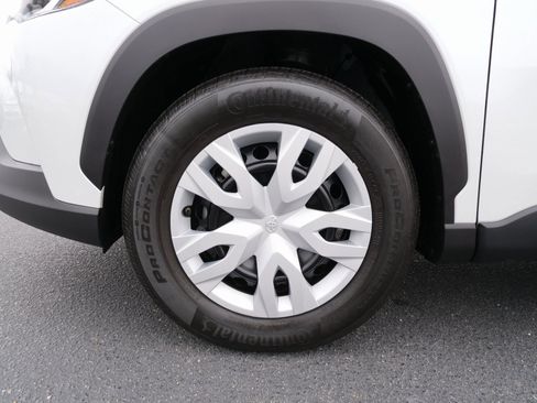 Used 2022 Toyota Corolla Cross L image 14