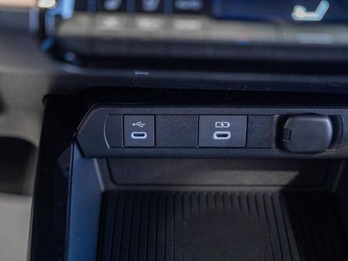 New 2026 Toyota Prius Plug-In Hybrid image 24