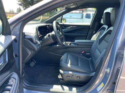 Used 2024 Chevrolet Blazer EV LT AWD/4WD image 18