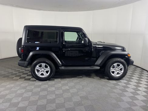 Used 2022 Jeep Wrangler Sport AWD/4WD image 5