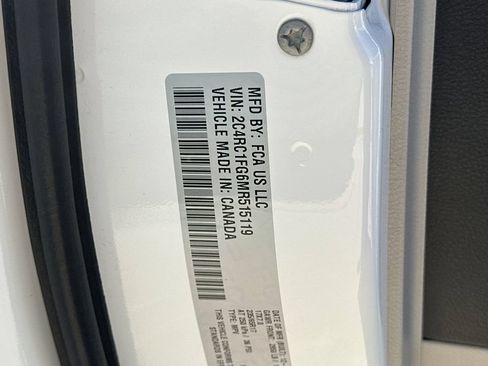 Used 2021 Chrysler Pacifica Touring FWD image 31