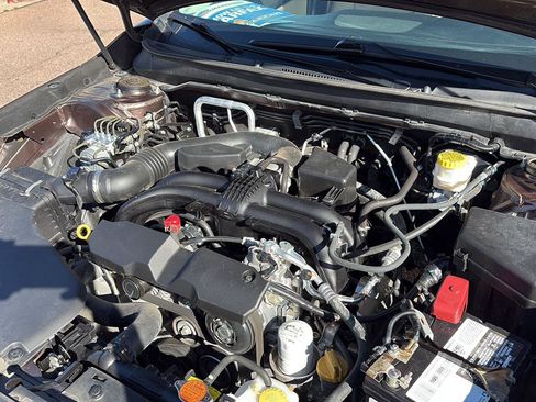 Used 2019 Subaru Outback 2.5i Premium image 5