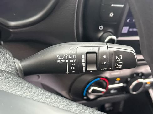 Used 2022 Kia Soul LX image 21