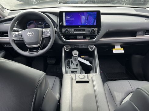New 2026 Toyota Grand Highlander Limited image 19