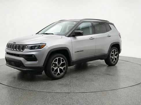 Used 2025 Jeep Compass Limited image 2