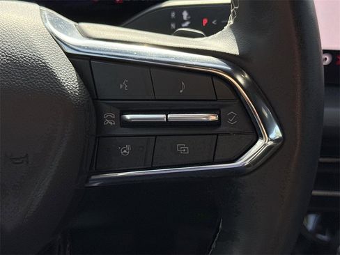 Used 2024 Chevrolet Traverse LT image 33