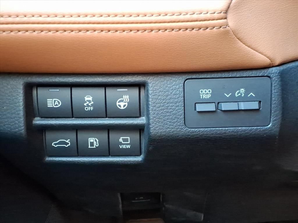 Used 2020 Toyota Avalon Limited w/ Advanced Safety Package FWD image 21