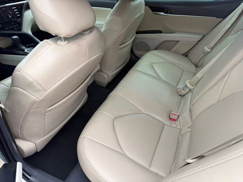 Used 2019 Toyota Camry LE w/ Sunroof Package FWD image 11