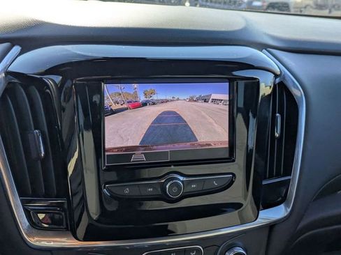 Used 2022 Chevrolet Traverse LT image 27