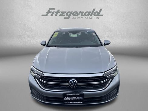 Used 2024 Volkswagen Jetta SE FWD image 5