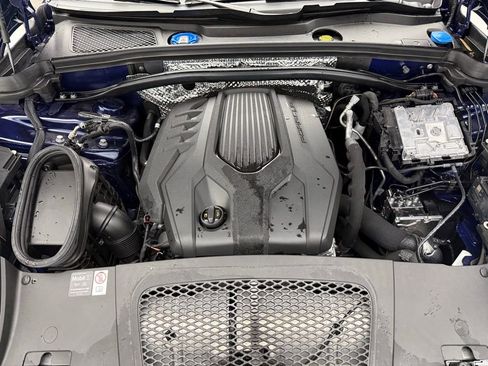 Used 2025 Porsche Macan image 45