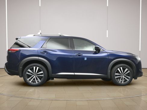Used 2024 Nissan Pathfinder Platinum AWD/4WD image 28