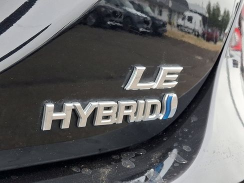 Used 2021 Toyota Camry LE image 29