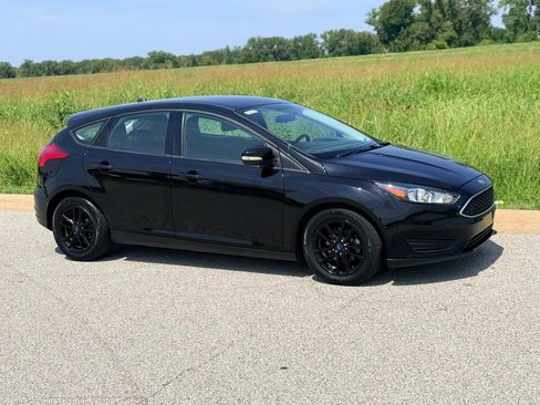 Used 2017 Ford Focus SE FWD image 29