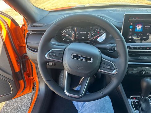 New 2026 Jeep Compass Latitude image 14