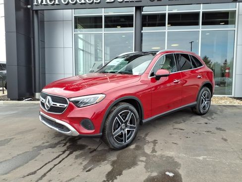 Used 2026 Mercedes-Benz GLC 300 4MATIC image 2
