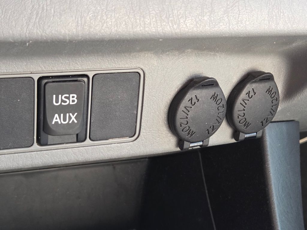 Used 2015 Toyota Tacoma PreRunner w/ TRD Off-Road Package RWD image 30