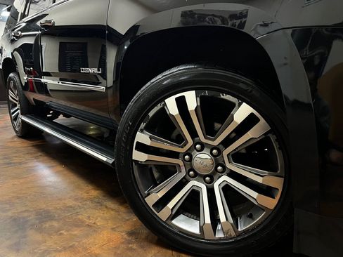 Used 2018 GMC Yukon Denali w/ Denali Ultimate Package AWD/4WD image 41