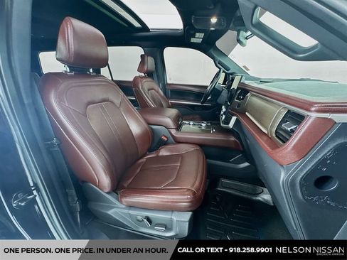 Used 2022 Ford Expedition Limited image 31