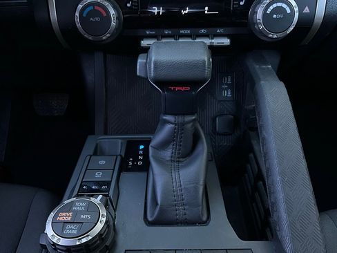 Used 2025 Toyota Tacoma TRD Off-Road image 23