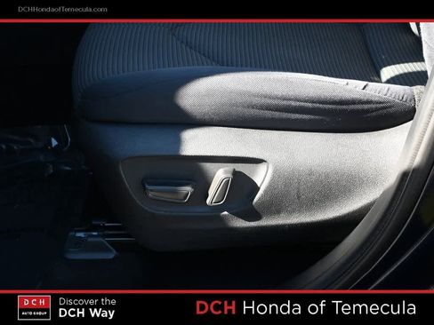 Used 2021 Toyota Highlander L image 17