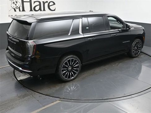 New 2026 Chevrolet Suburban High Country w/ LPO, Illumination Package image 19