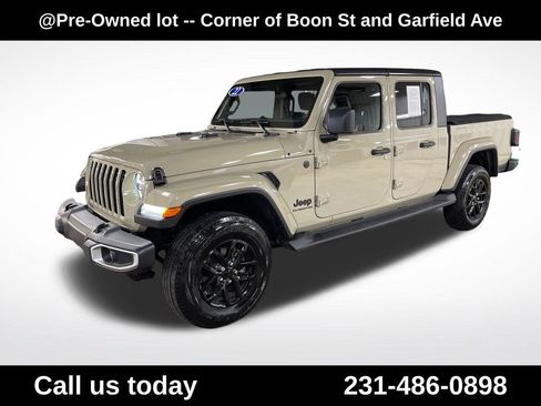 Used 2022 Jeep Gladiator Sport AWD/4WD image 1